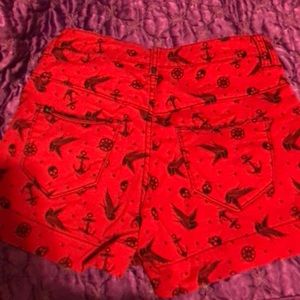 Hot Topic Shorts - Lovesick high-waisted shorts Hot Topic Shorts - Lovesick high-waisted shorts